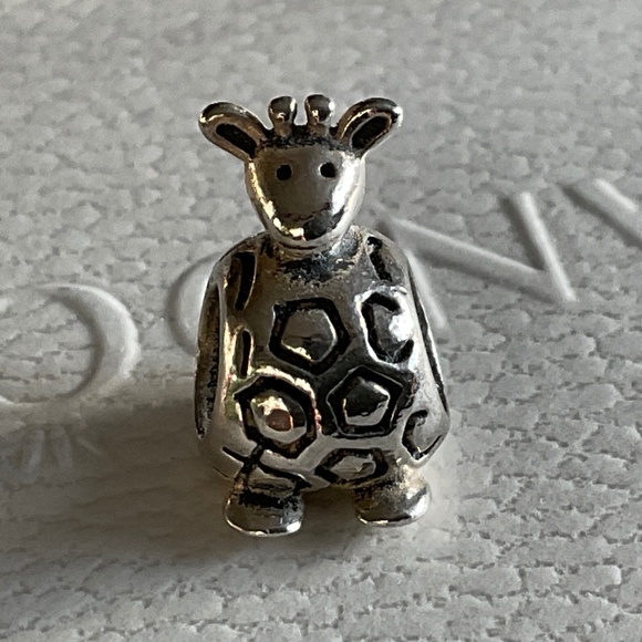 Pandora cham giraffe - Picture 1 of 4